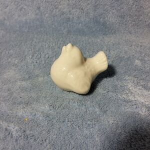 Vintage Miniature Ceramic Bird Sparrow Figurine Glazed White Shelf Trinket 2"